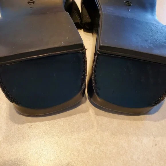 Vintage Black Leather Sandals - Size 7 - Nine & Company - Picture 3 of 5